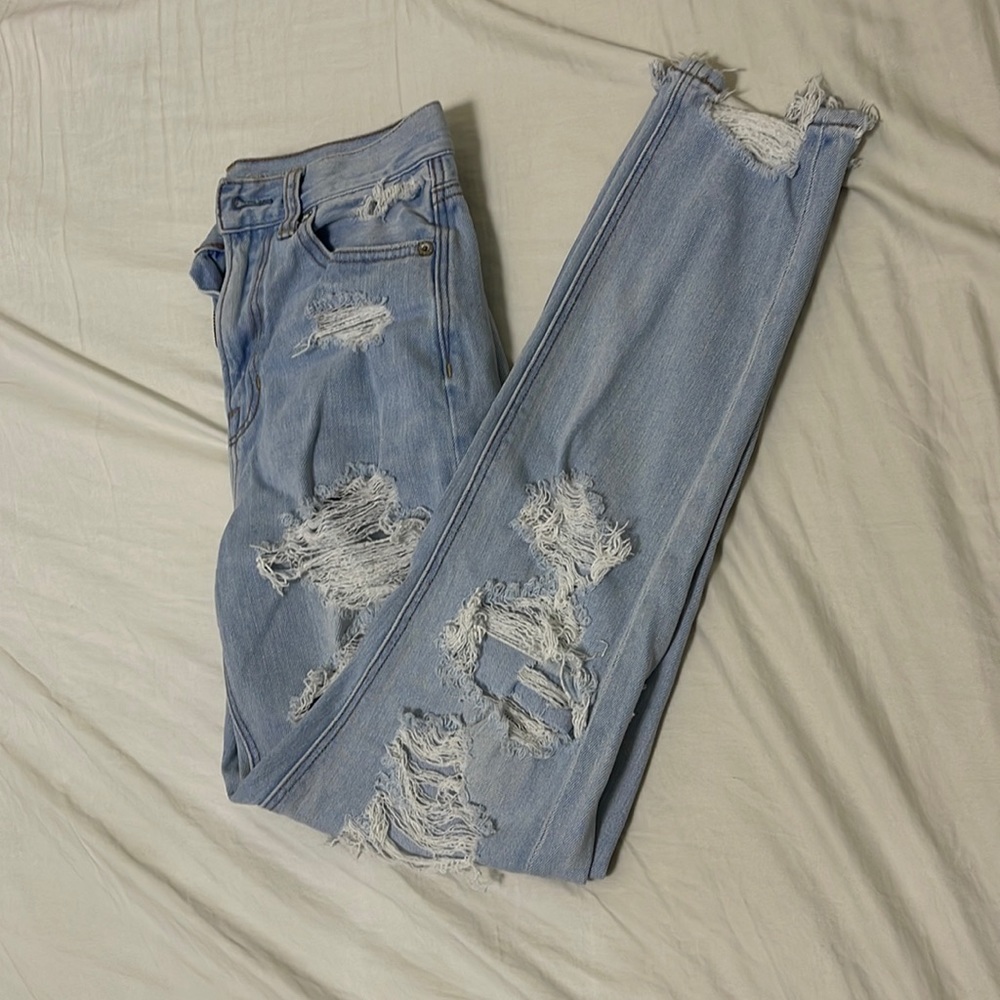 American Eagle distressed mom jean
